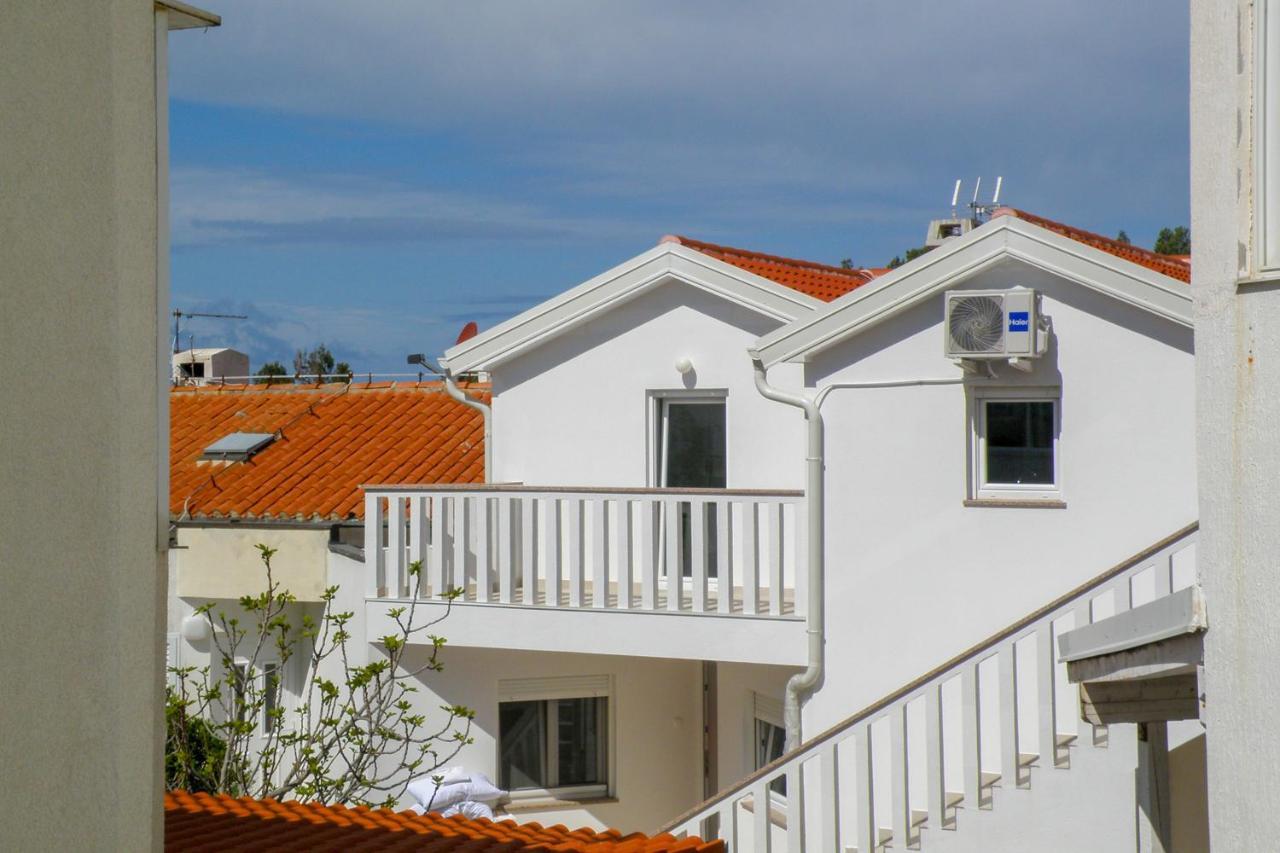 Lada Apartmani โนวาลยา ภายนอก รูปภาพ