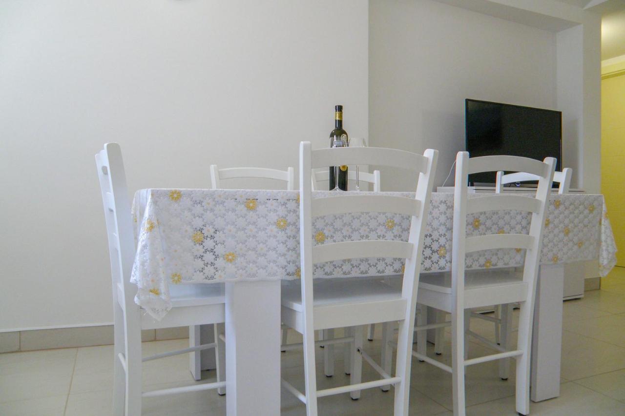 Lada Apartmani โนวาลยา ภายนอก รูปภาพ