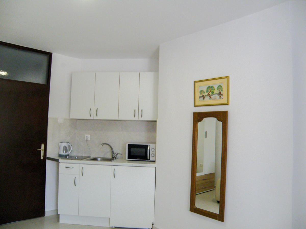 Lada Apartmani โนวาลยา ภายนอก รูปภาพ