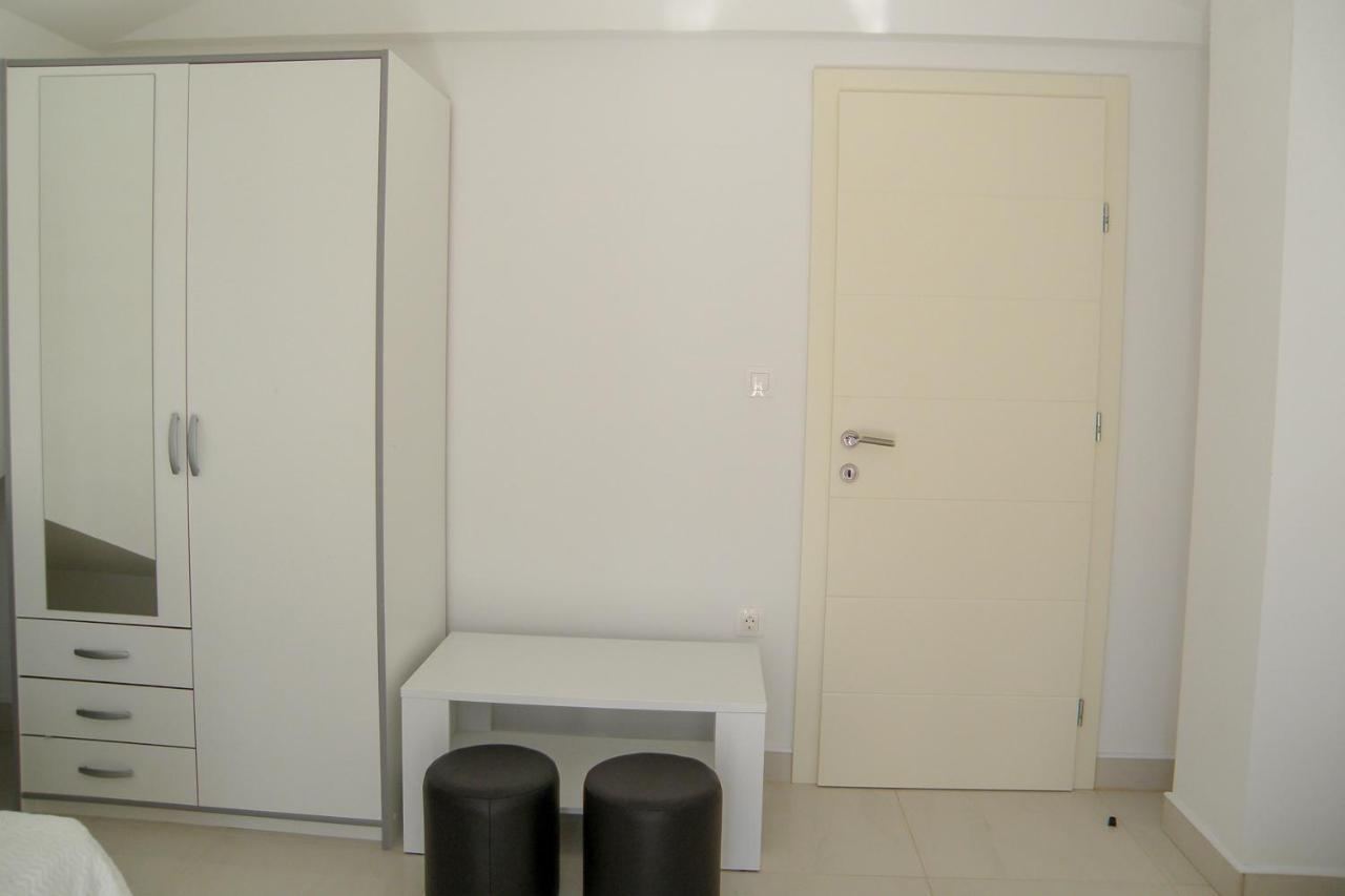 Lada Apartmani โนวาลยา ภายนอก รูปภาพ