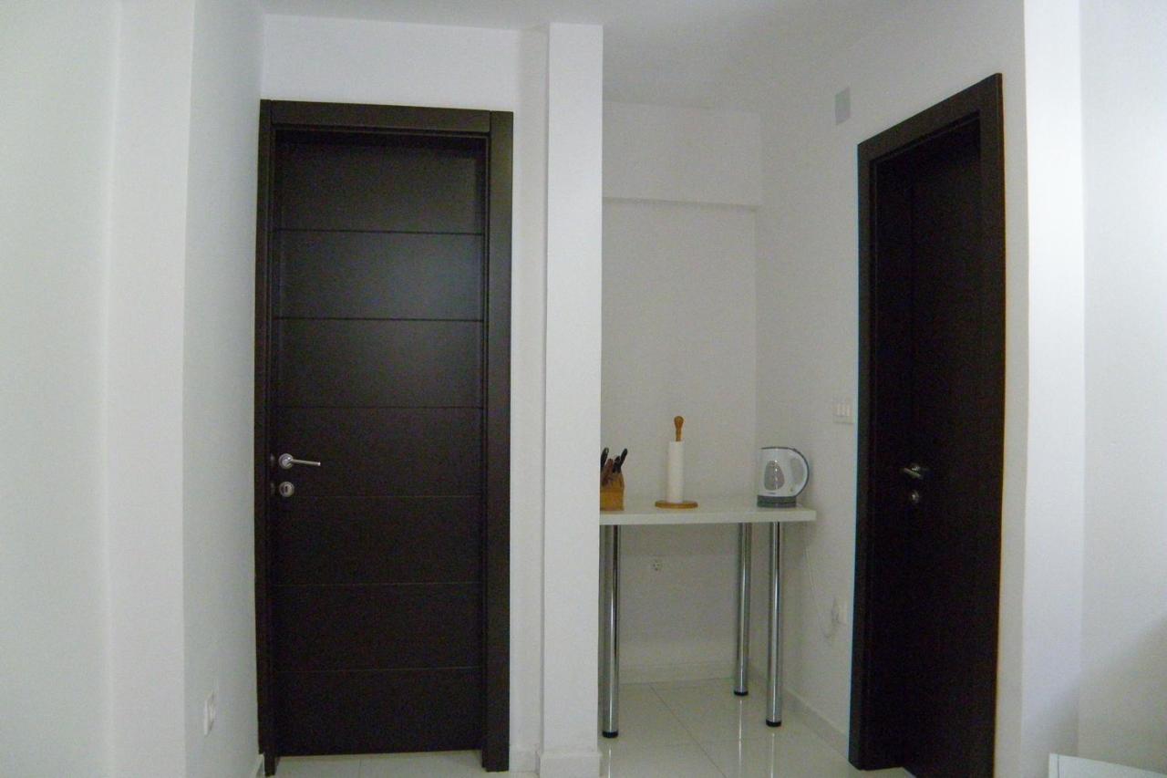 Lada Apartmani โนวาลยา ภายนอก รูปภาพ
