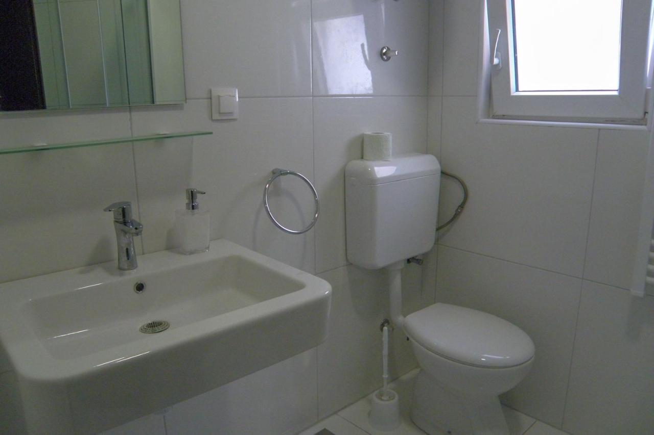Lada Apartmani โนวาลยา ภายนอก รูปภาพ
