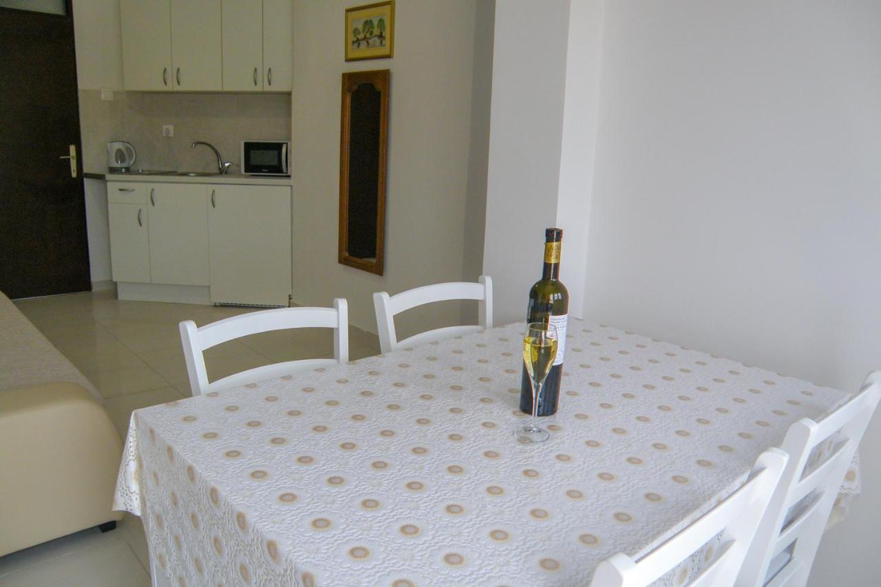 Lada Apartmani โนวาลยา ภายนอก รูปภาพ