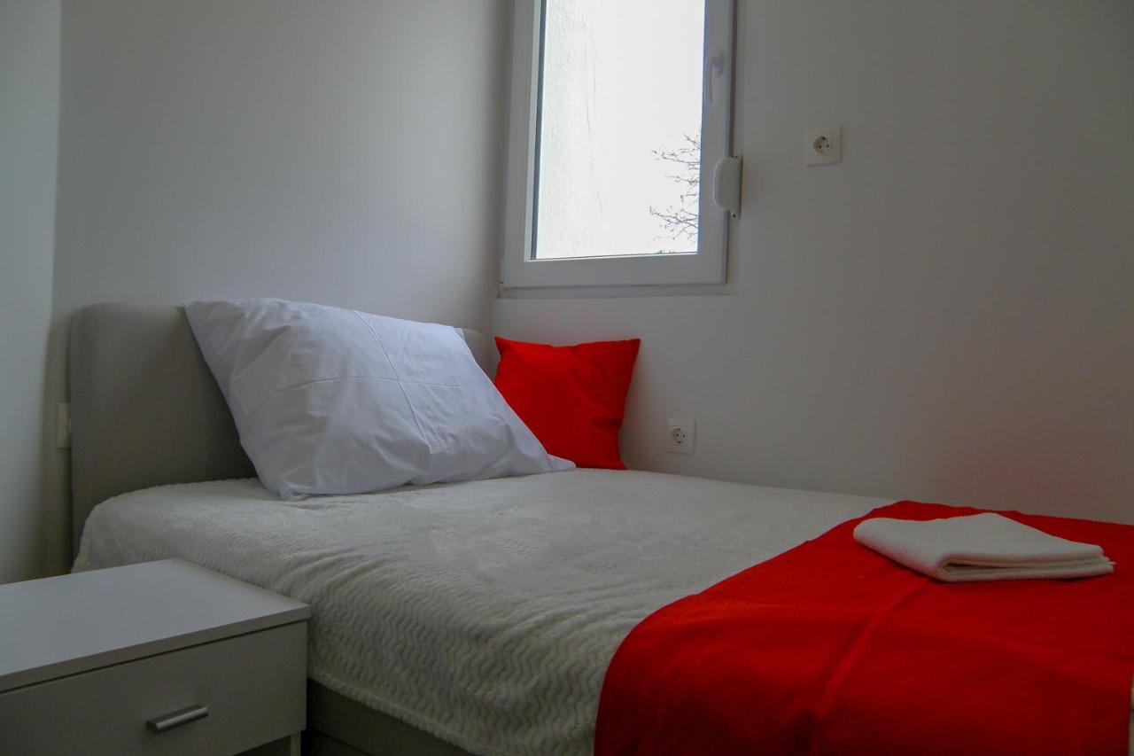 Lada Apartmani โนวาลยา ภายนอก รูปภาพ