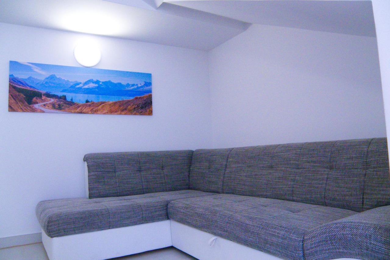 Lada Apartmani โนวาลยา ภายนอก รูปภาพ
